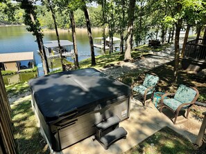Outdoor spa tub - Waterfront beauty with dock and fireplace! Check in Bay! New Hot Tub!! (Afton)