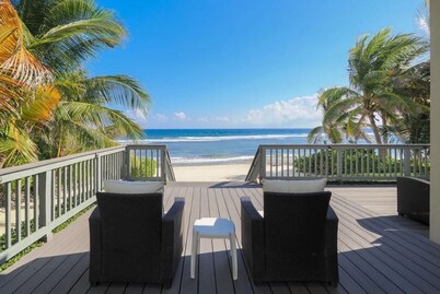 Luxurious 2 Bdr Beachfront Villa - Coral Beach House - Excellent Cayman value!