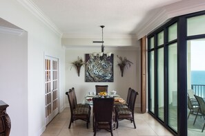 Dining - Beach Front, Spacious, Clean and Comfortable (Orange Beach)