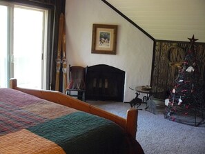 2 bedrooms, desk, iron/ironing board, free WiFi - Rushing Creek w/Mountain Views! Perfect Cabin for Family/Couples Getaways! (Nathrop)