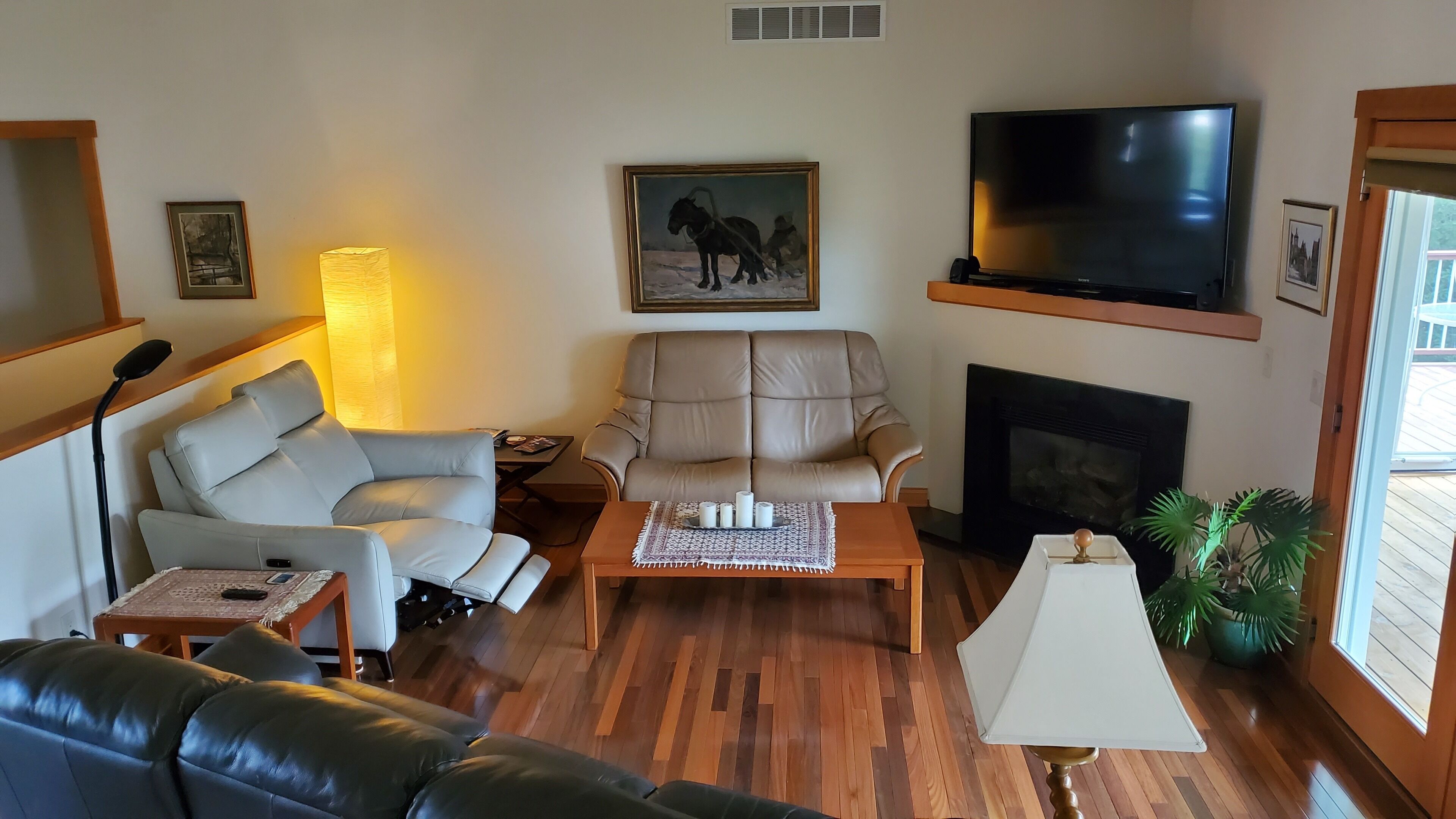 Luxurious New Condos next to woods - 21 Minutes to Alliant Energy Center 