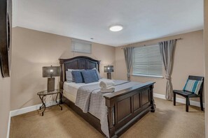 5 Schlafzimmer, Bügeleisen/Bügelbrett, kostenloses WLAN, Bettwäsche