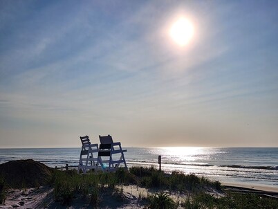 Heart of Beach Haven - LBI Oceanfront Condo; Inground Pool   