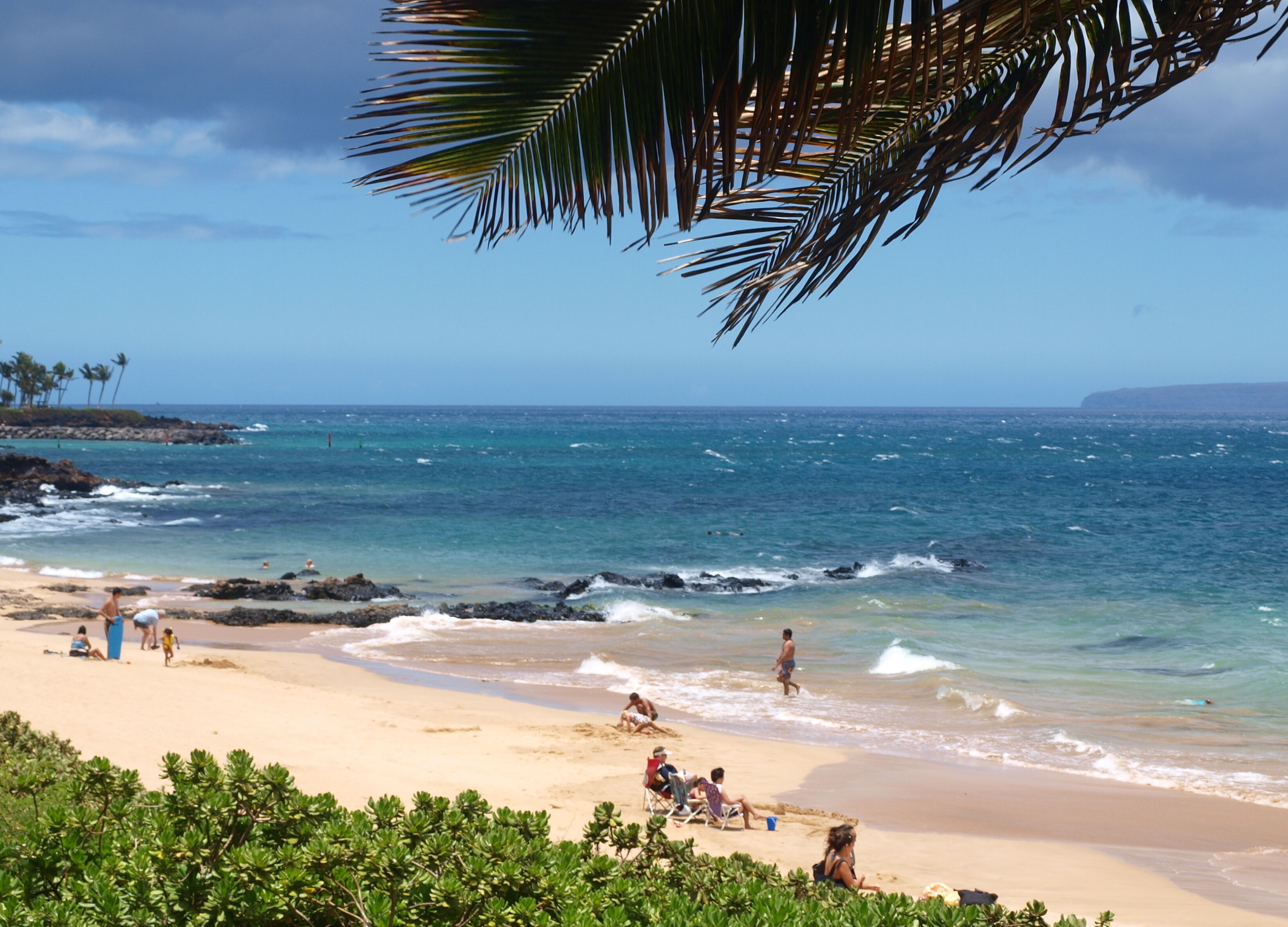 Tæt på stranden, liggestole, badehåndklæder