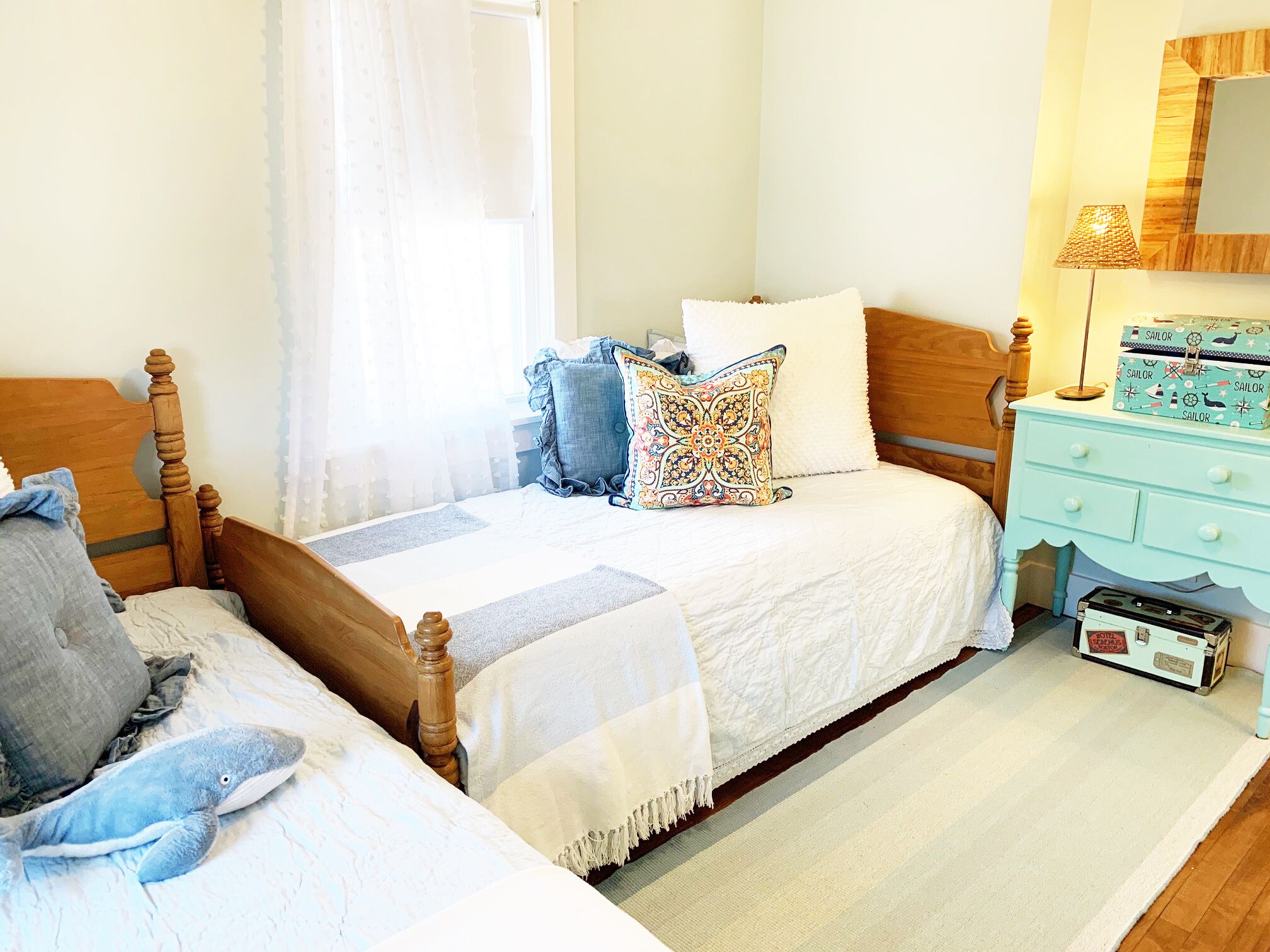 Charming Cottage, Walk to Beach, Whale Watch, Harbor & Village