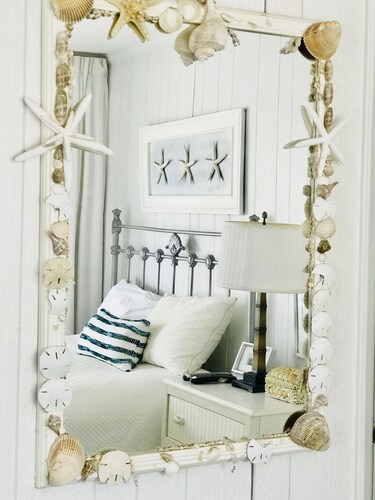The Sea Palm, A Coastal Cottage Steps From The Beach!!!