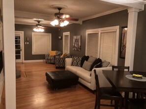 Smart TV, fireplace, stereo