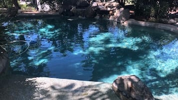 Beheizter Pool