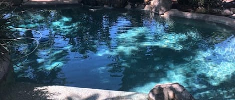 Beheizter Pool
