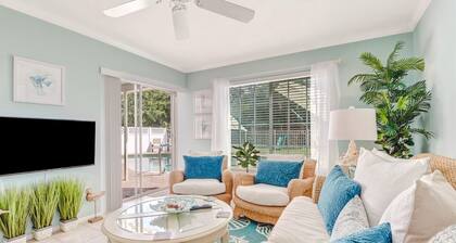 Comfortably-Chic, Pool Home Retreat, Old Naples, Beaches, Shops & Restaurant