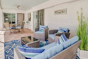 Interior - Comfortably-Chic, Pool Home Retreat, Old Naples, Beaches, Shops & Restaurant (Naples)