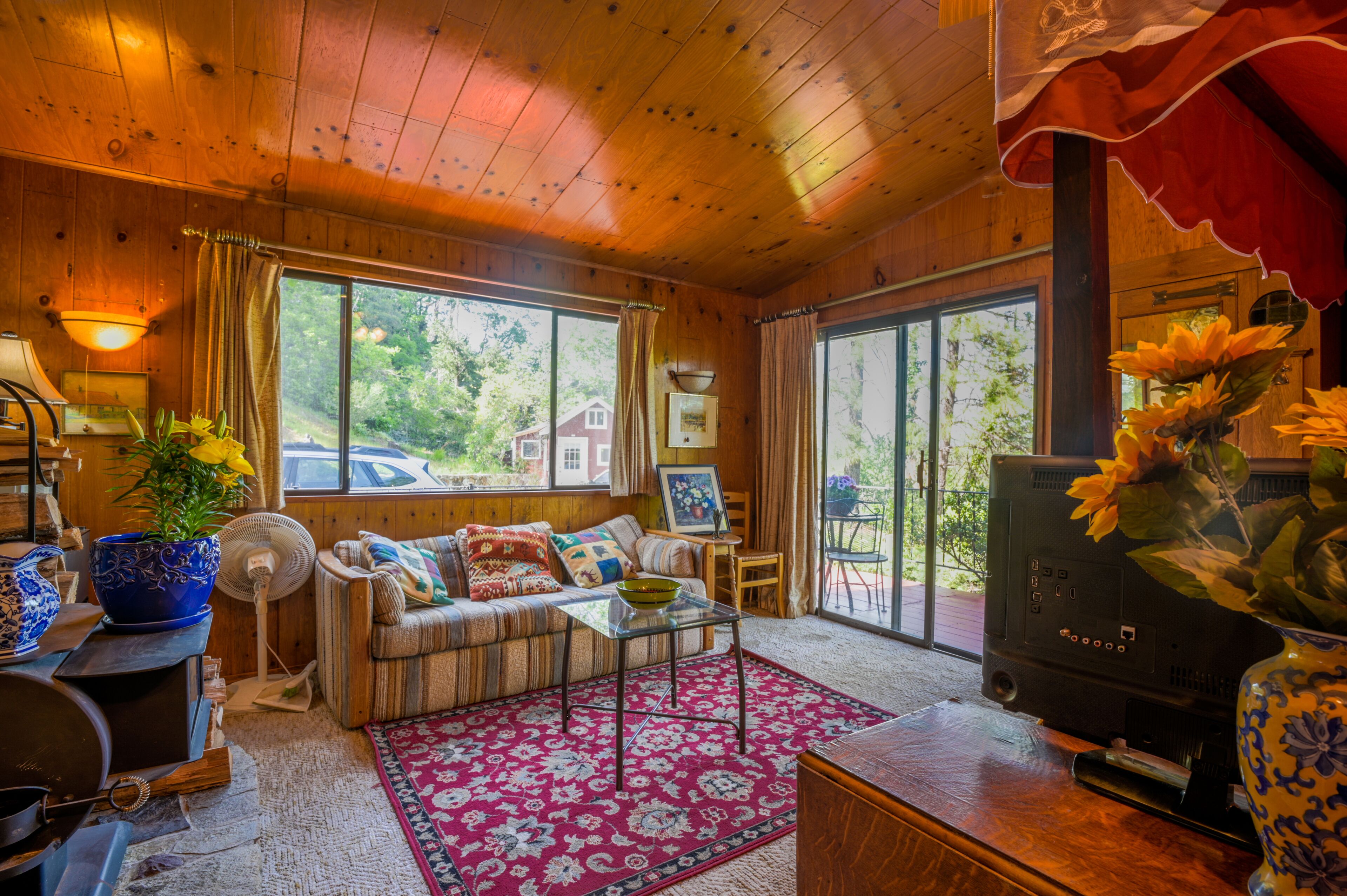 Serene Location overlooking Tahoe National Forest Just Minutes to Nevada City 