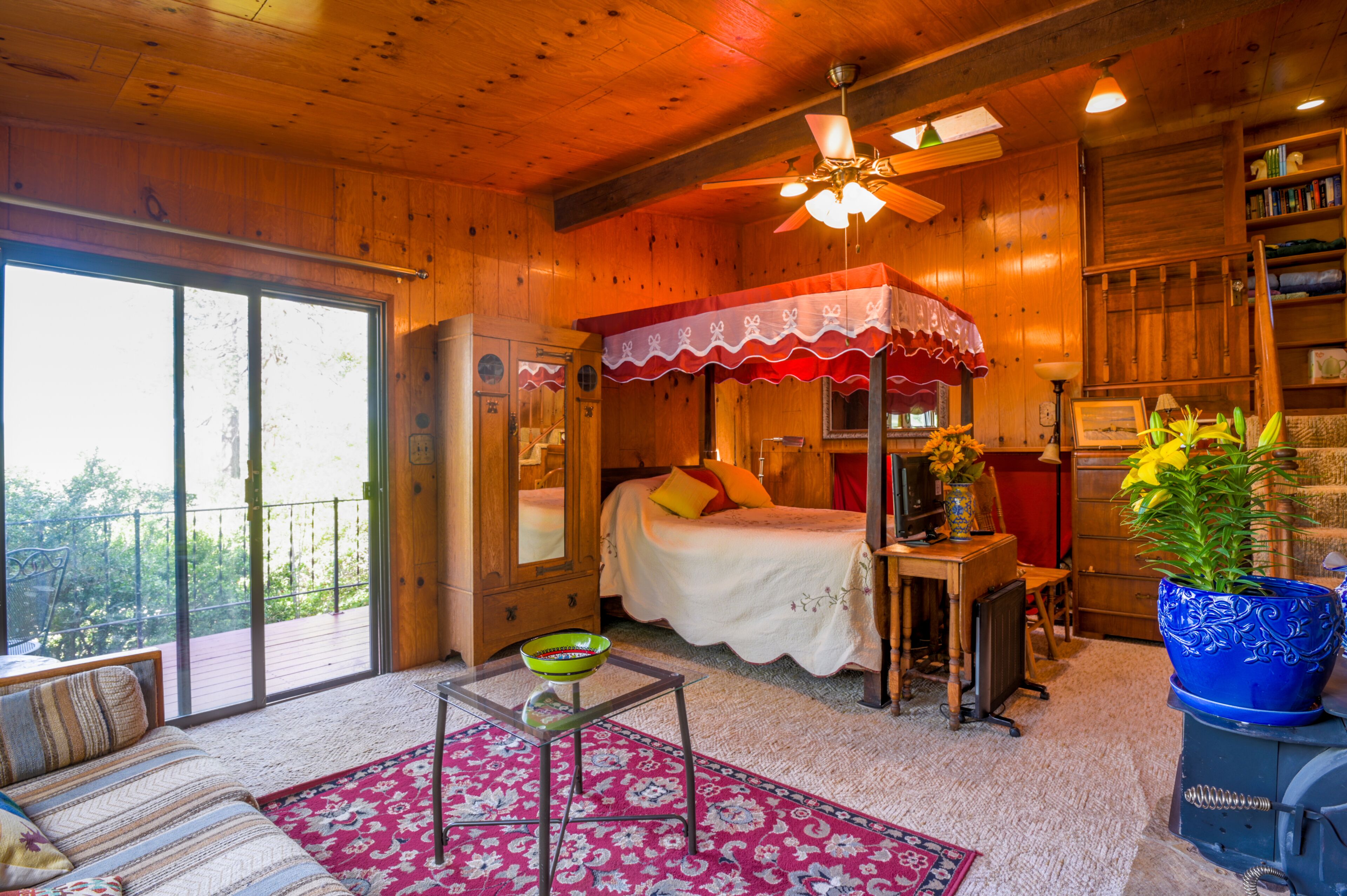 Serene Location overlooking Tahoe National Forest Just Minutes to Nevada City 