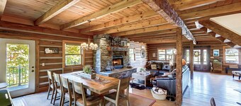 Grande cabane en rondins dans un magnifique domaine agricole privé à seulement quelques minutes de Cincinnati! 