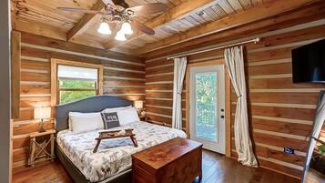 4 bedrooms, iron/ironing board, travel crib, free WiFi