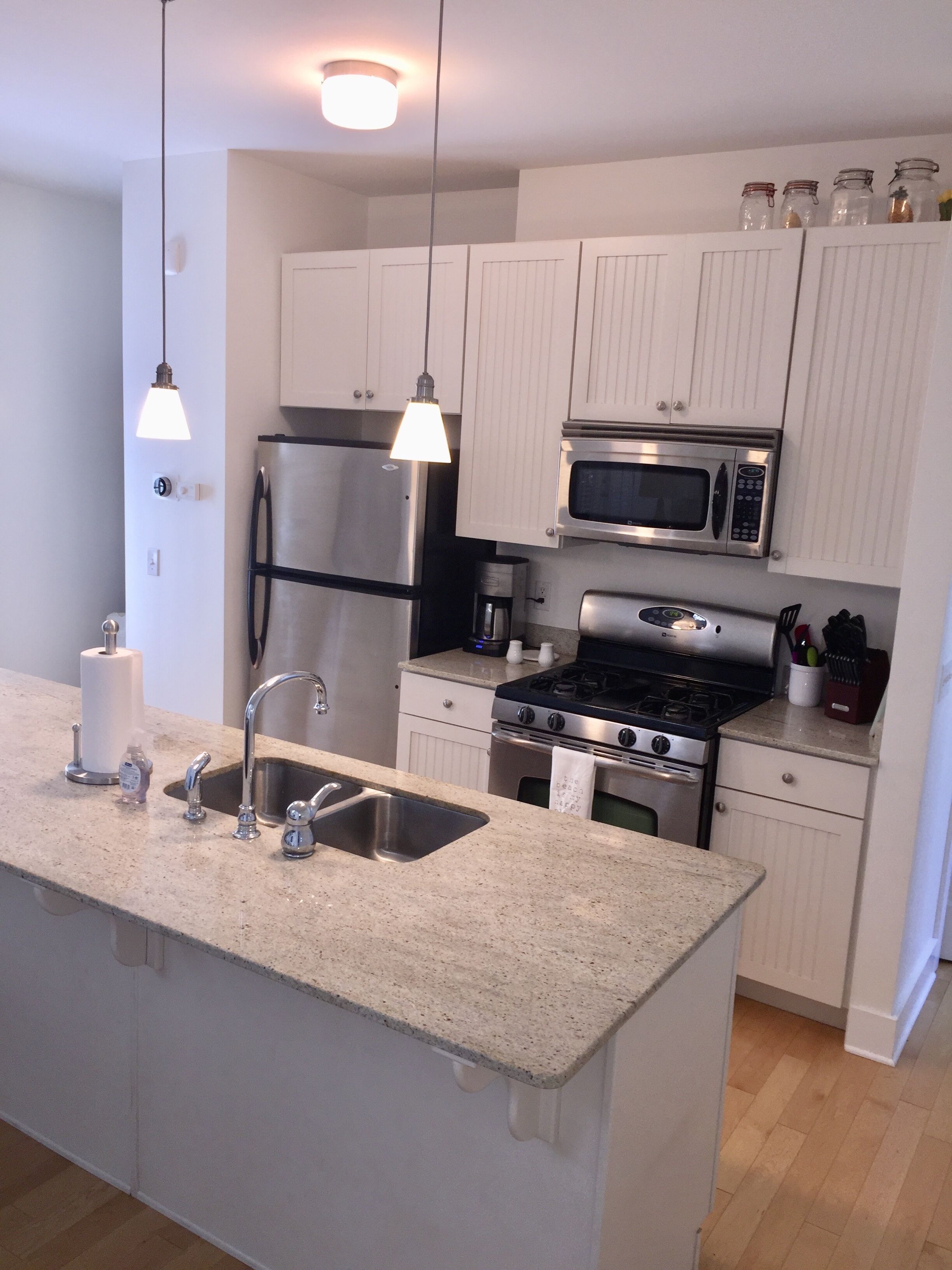 3 bed,10 person house with a pool walking distance to Lake Michigan!!