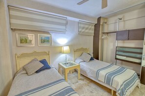 Unclassified image, 3 of 50, button - Beachfront 3-bedroom condo with pool (Nuevo Vallarta)