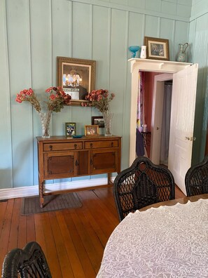 Interior - Victorian House Downtown; can include guest house- just ask! (Prescott)