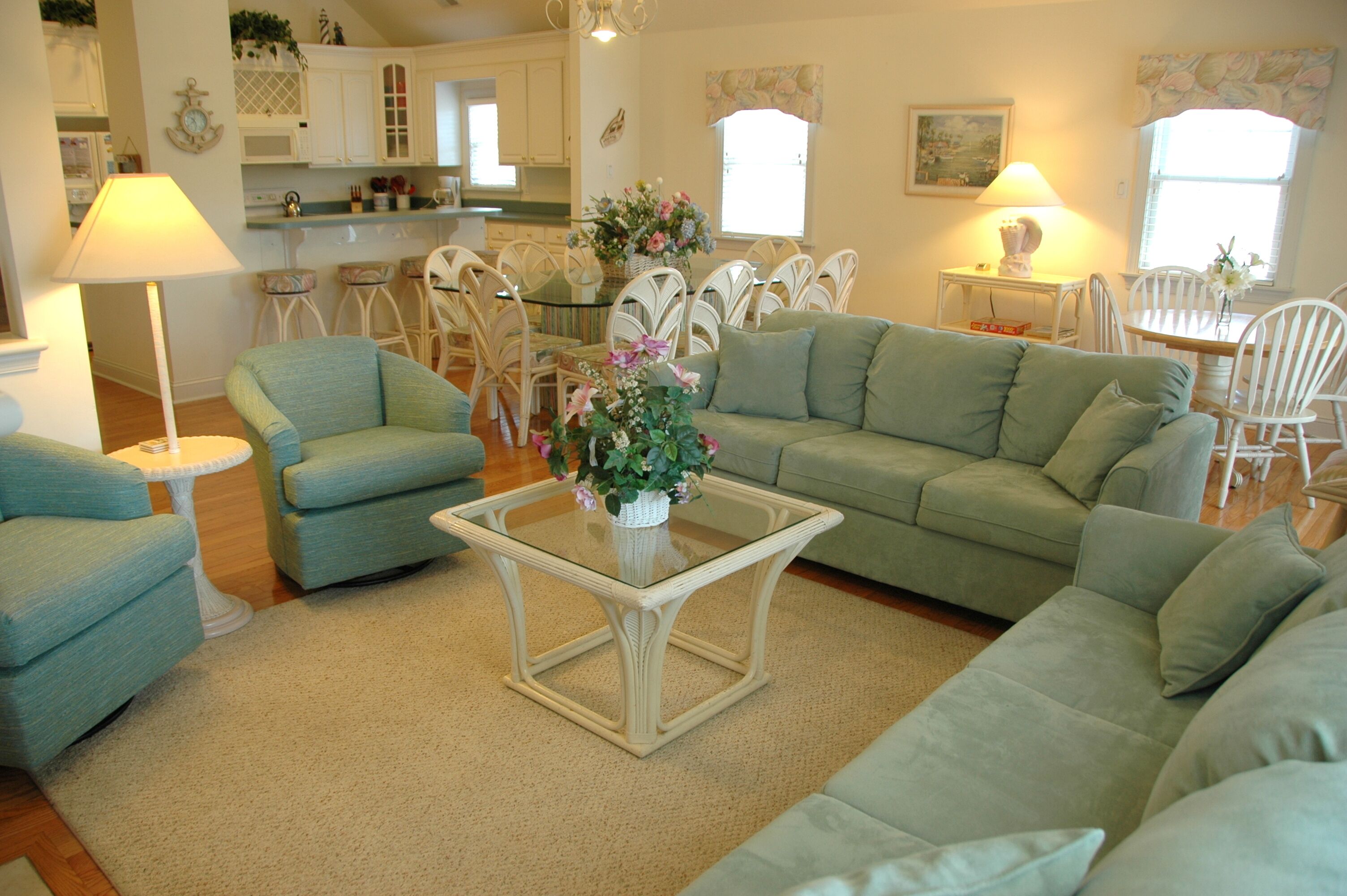 Beautiful, Spacious, 2nd Flr 1.5 blocks to beach-12th & Wesley