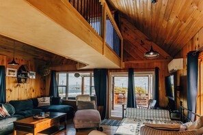 TV, fireplace - 8 Island View Cottage-
Hottub arrival Aug 26th !
ATV Access,Hiking-Pet Friendly (Parrsboro)