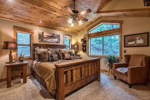 Interior - 5 Star Luxury Chalet. 2 Master Ensuites, Hot Tub, Pool Table, Gourmet Kitchen (Truckee)