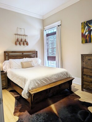 2 bedrooms, desk, iron/ironing board, free WiFi