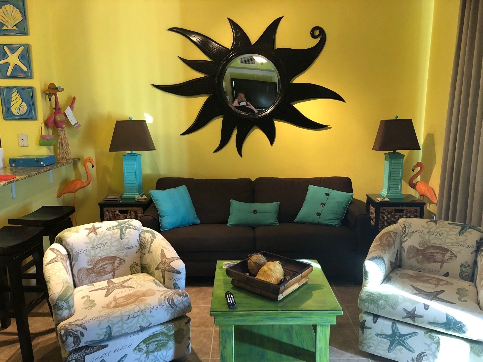 FALL BREAK SPECIAL 
4th FLOOR
WALK TO PIER PARK  
195/NIGHT 