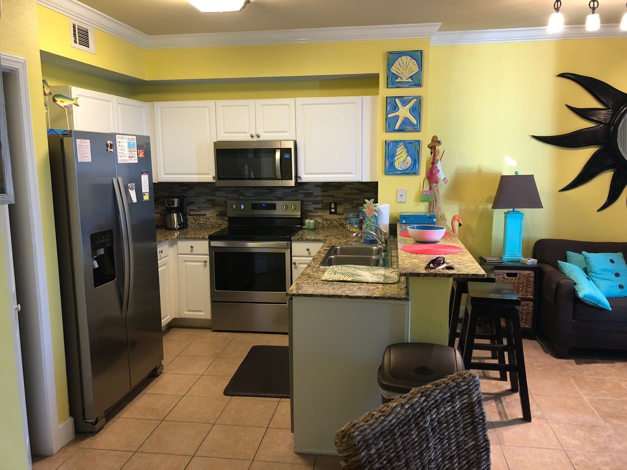 FALL BREAK SPECIAL 
4th FLOOR
WALK TO PIER PARK  
195/NIGHT 