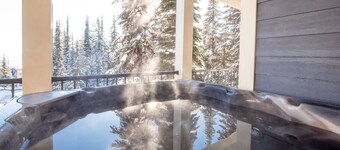 Silver Star Mountain - 3 Bedroom - Ski Out - Sleeps 6