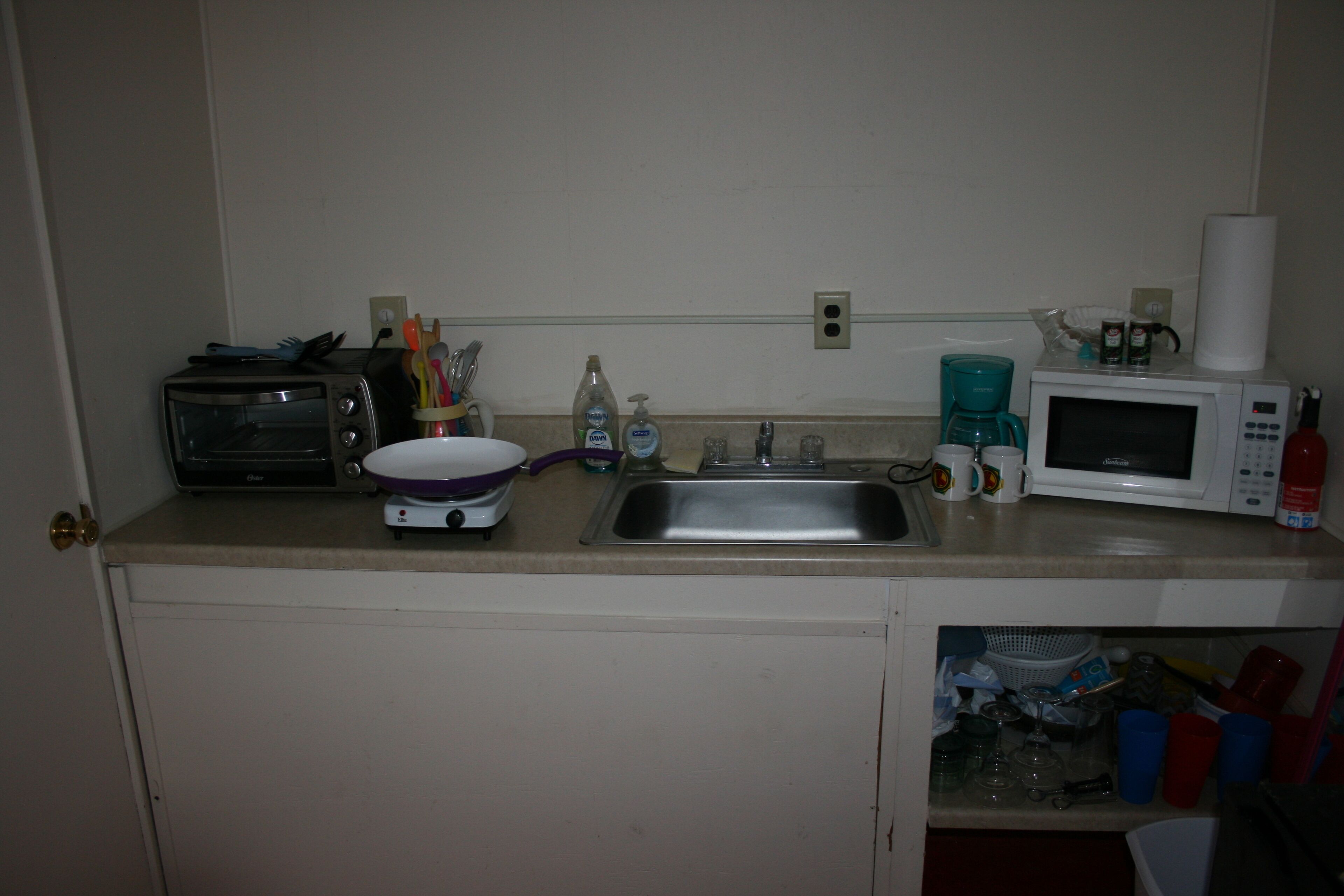 Spectacular Mountain Views. (Small Cabin)