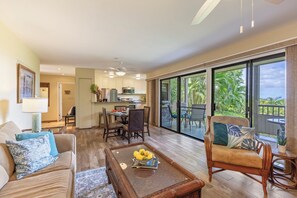 TV, DVD player, books, stereo - WAILEA JEWEL; NEAR BEACHES; SHOPS/5 STAR HOTELS; CONVENIENT! (Kihei)