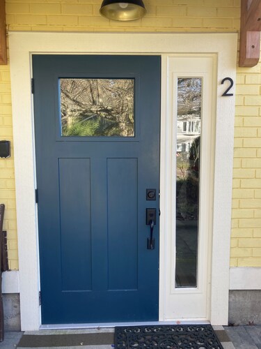 Little Gem 2 bedroom apart with patio + Studio in prime Vancouver location