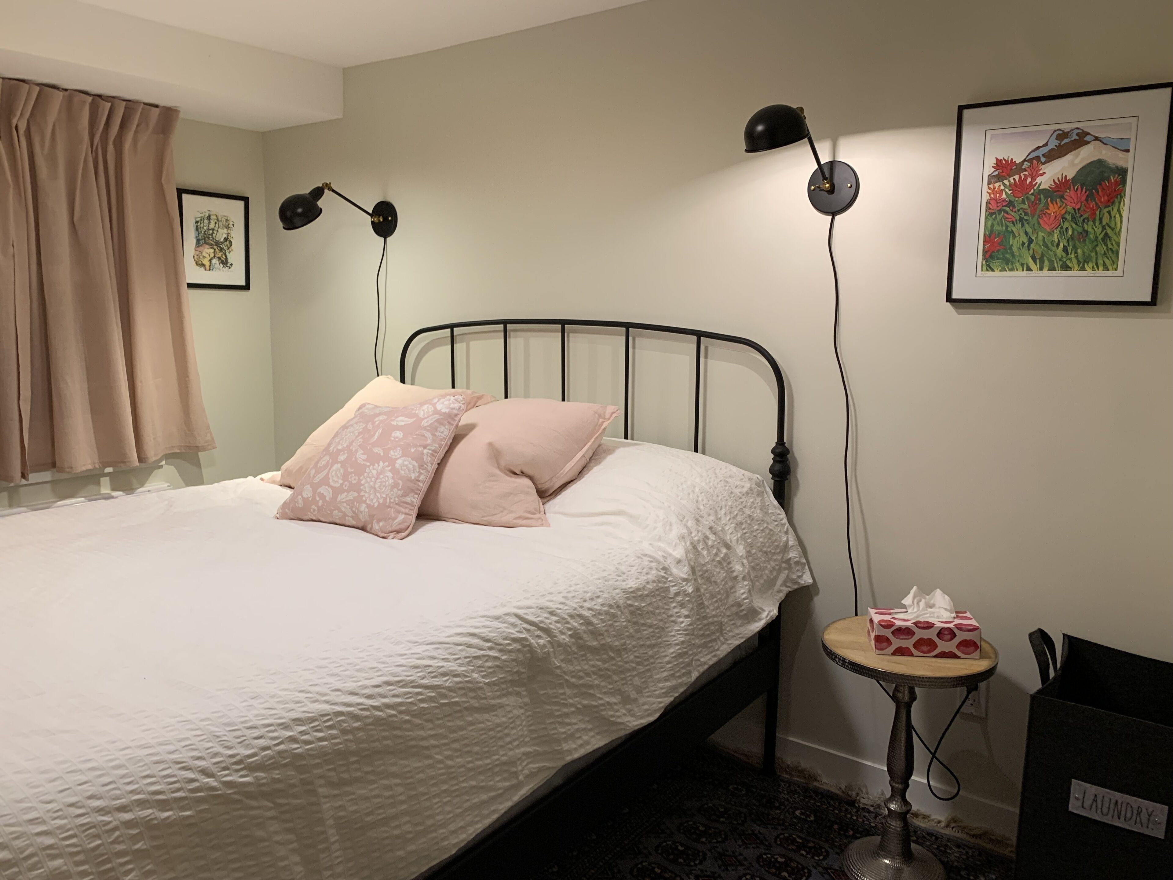 Beautiful 2 bedroom garden suite in Vancouver