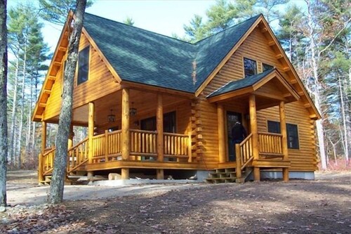 Mousam Lake Lodge sisustettu 3 makuuhuoneen hirsimökki w / hiekkarannalla