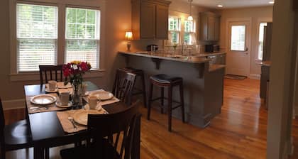 Ideal Downtown Location! Beautiful newly renovated vacation bungalow