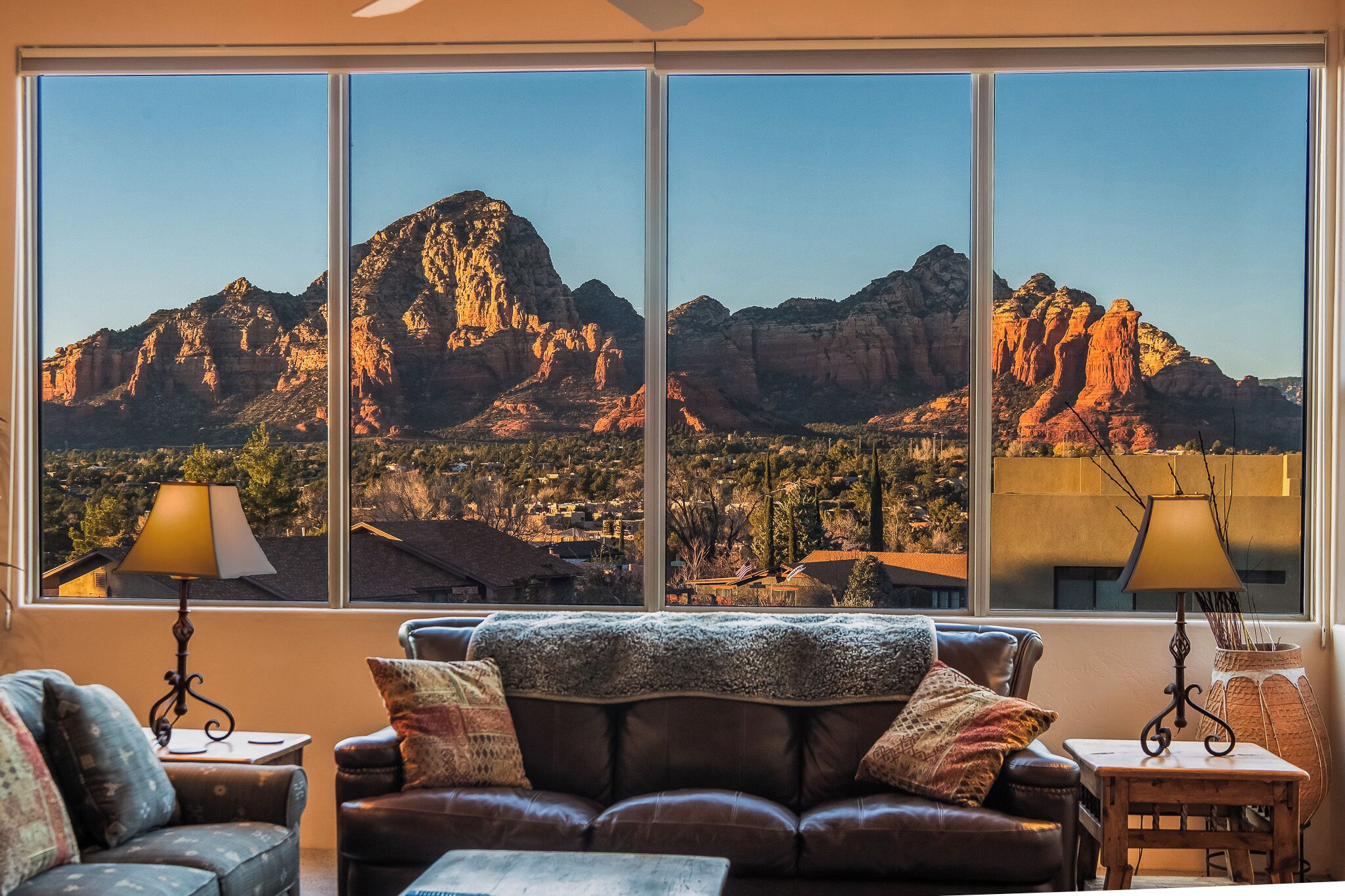 TV, fireplace, DVD player, books