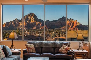 TV, fireplace, DVD player, books