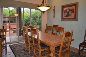 Dining - Spectacular Red Rock Views from Gorgeous Pueblo-style Sedona Home with hot tub! (Sedona)