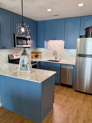 Fridge, microwave, oven, stovetop - Oceanfront Penthouse with Amazing Sunrise Views & Direct Beach Access (Kill Devil Hills)