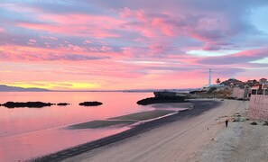 Nära stranden och strandhanddukar