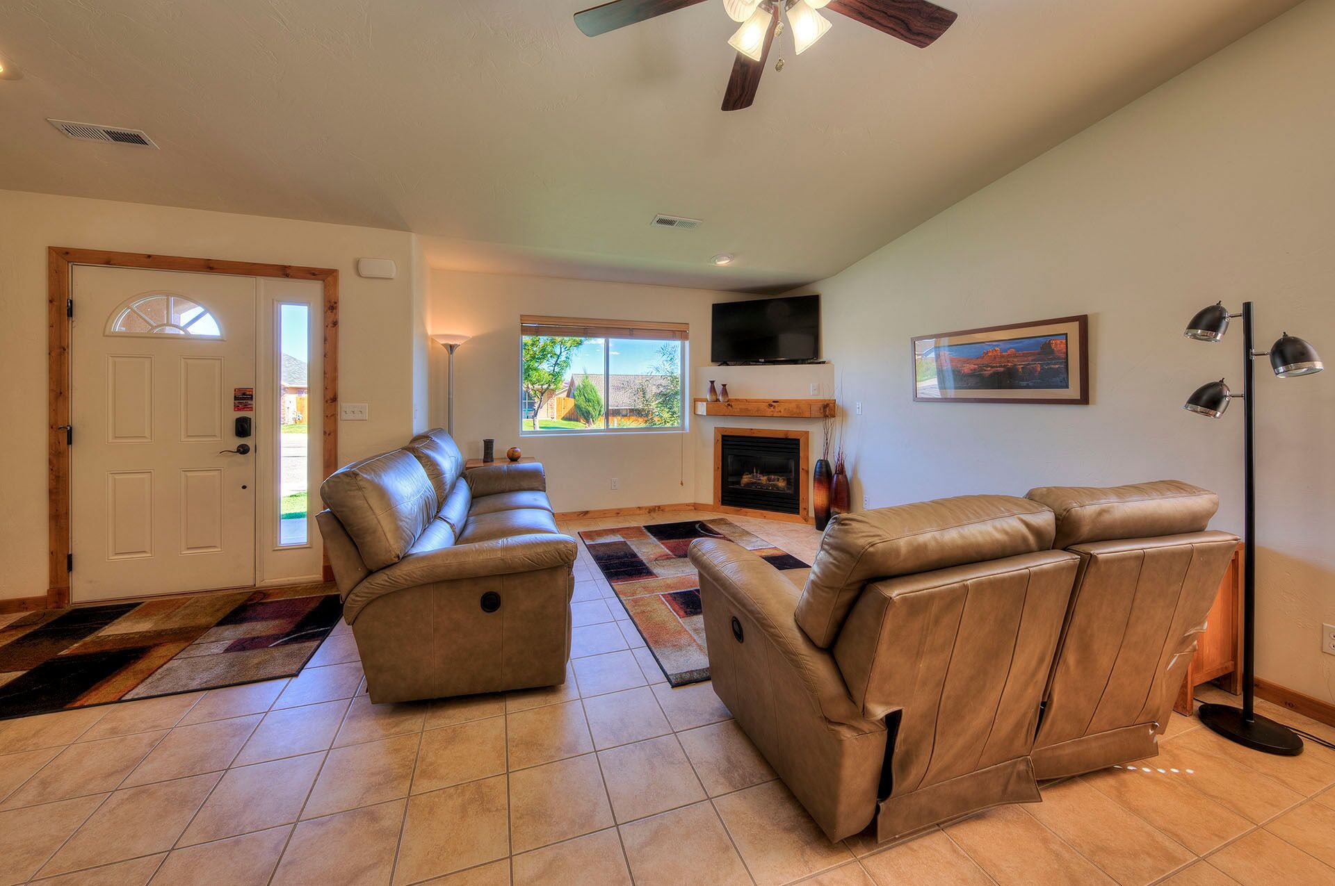 Smart-TV, Kamin, DVD-Player