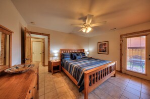 5 bedrooms, iron/ironing board, free WiFi, bed sheets - TDS 2 Single-Level Spacious Townhome! Near Arches National Park (Moab)