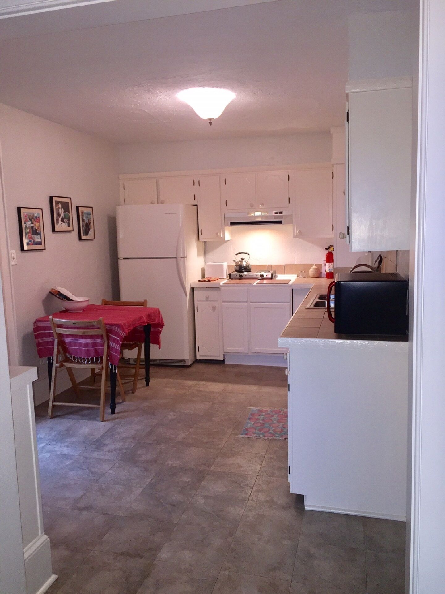 Cozy Bedsitter Closest to Pack Square Liberty Cafe Ayurvedic Inst - see video