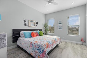 5 bedrooms, desk, iron/ironing board, WiFi