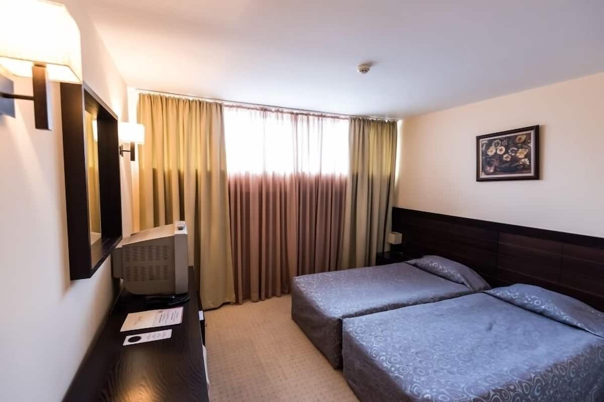 Doppel- oder Zweibettzimmer | Minibar, kostenlose Babybetten, kostenloses WLAN, Bettwäsche