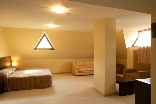Habitación doble Deluxe | Minibar, cunas gratuitas, wifi gratis y ropa de cama