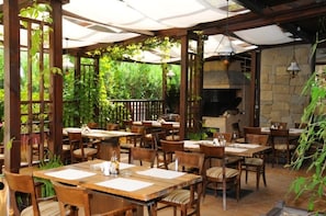 Área de parrillas y picnic