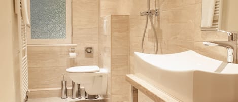 Premium Apartment, City View | Bathroom | Shower, hair dryer, towels