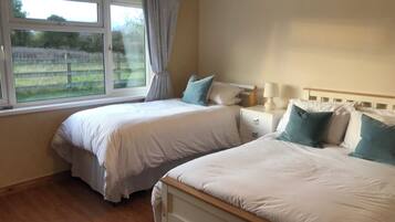 2 bedrooms, in-room safe, iron/ironing board, free WiFi