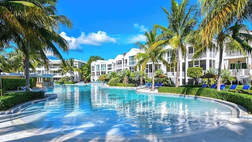 701 Mariners Club Live the Florida Keys dream!